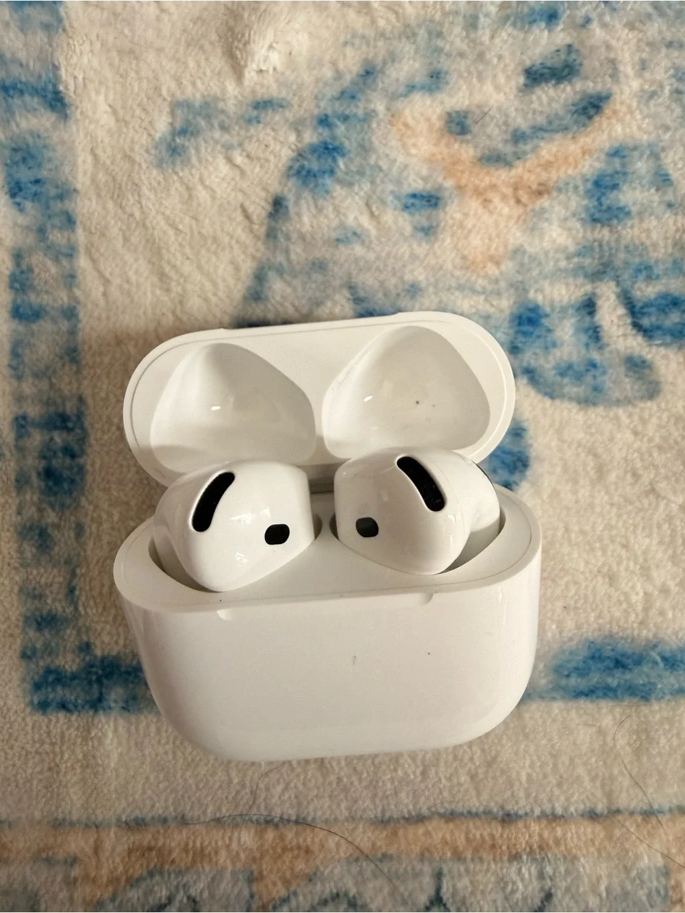Apple White True Wireless Earbuds with Charging Case